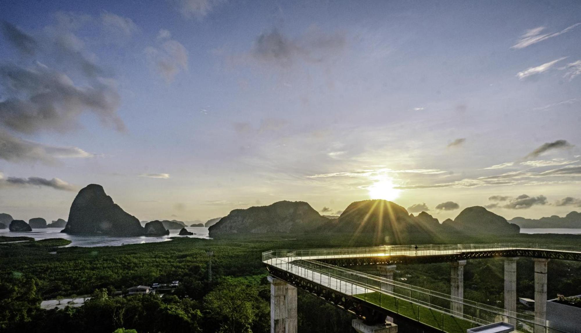 Beyond Skywalk Nangshi Hotel Takua Thung Exterior photo