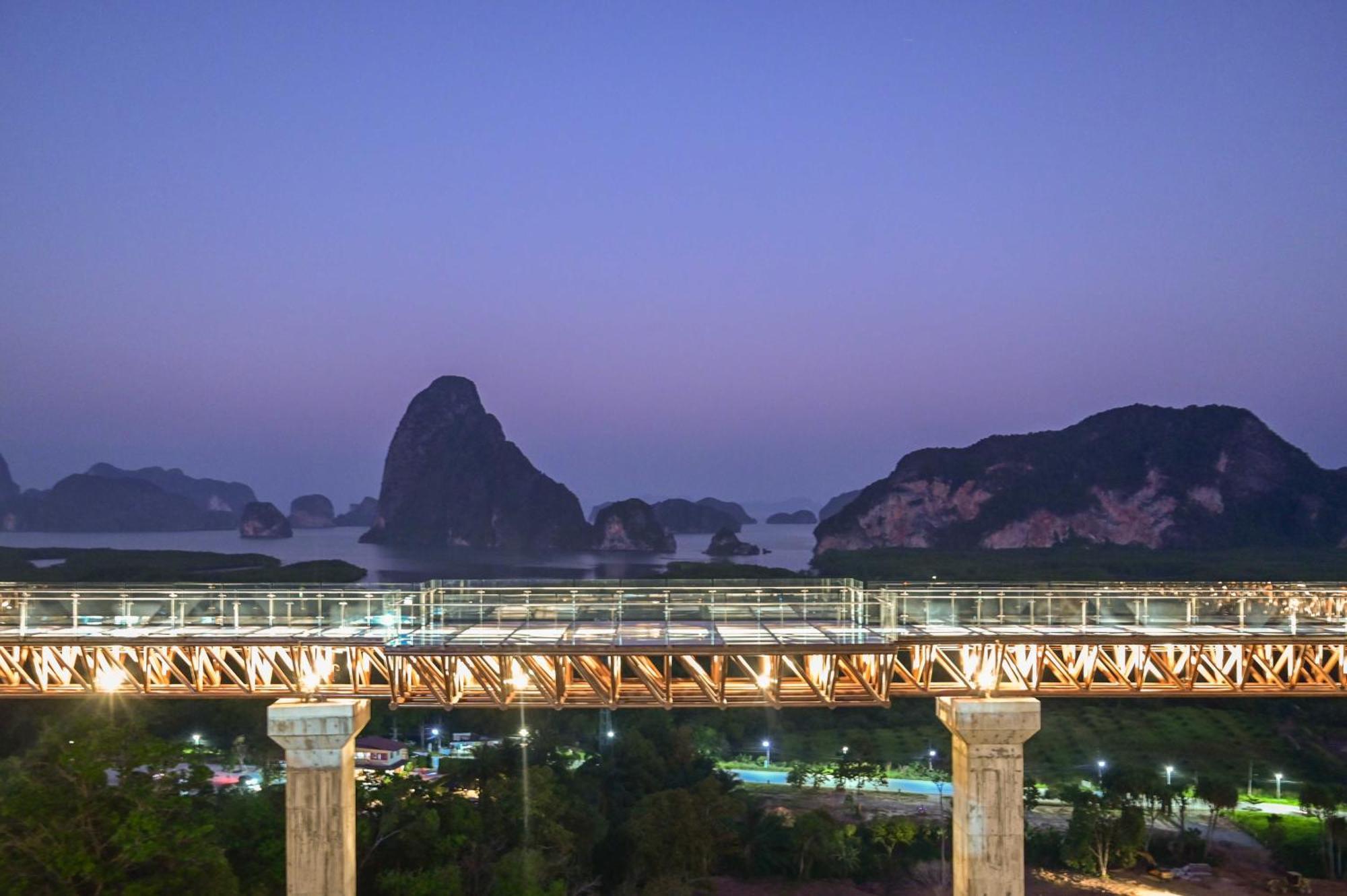 Beyond Skywalk Nangshi Hotel Takua Thung Exterior photo