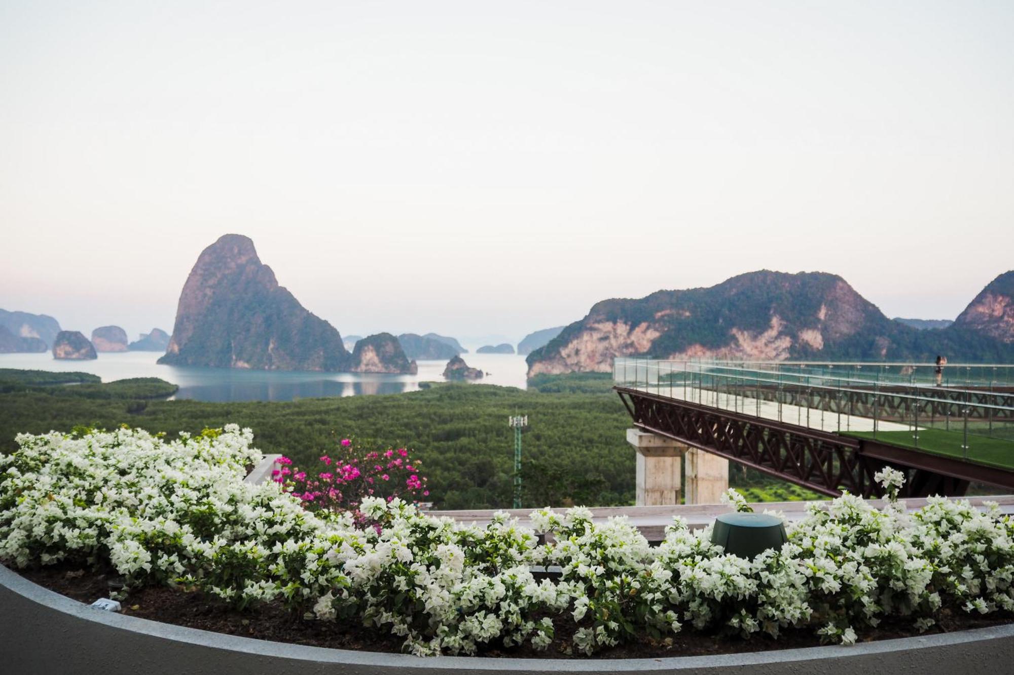 Beyond Skywalk Nangshi Hotel Takua Thung Exterior photo