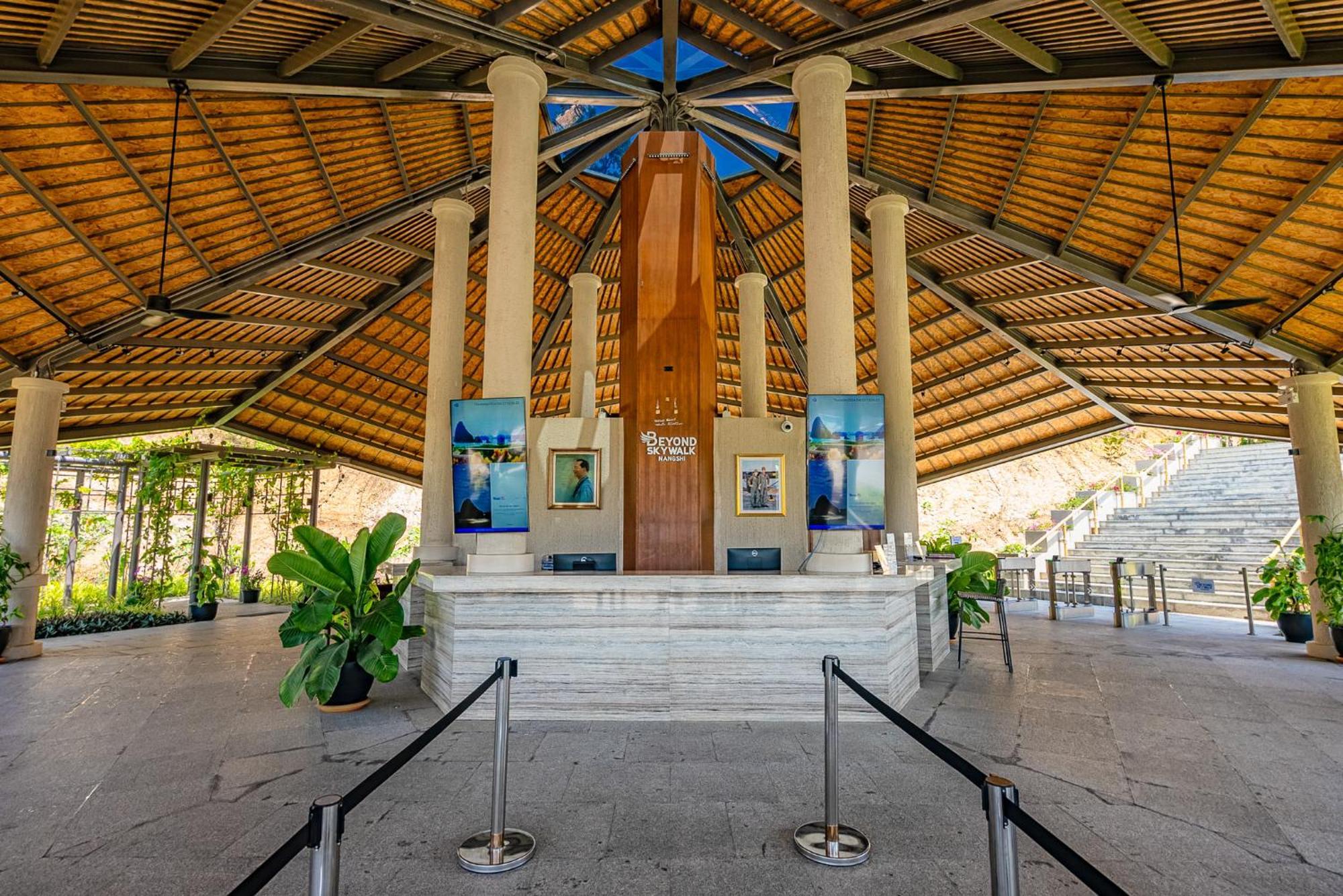 Beyond Skywalk Nangshi Hotel Takua Thung Exterior photo