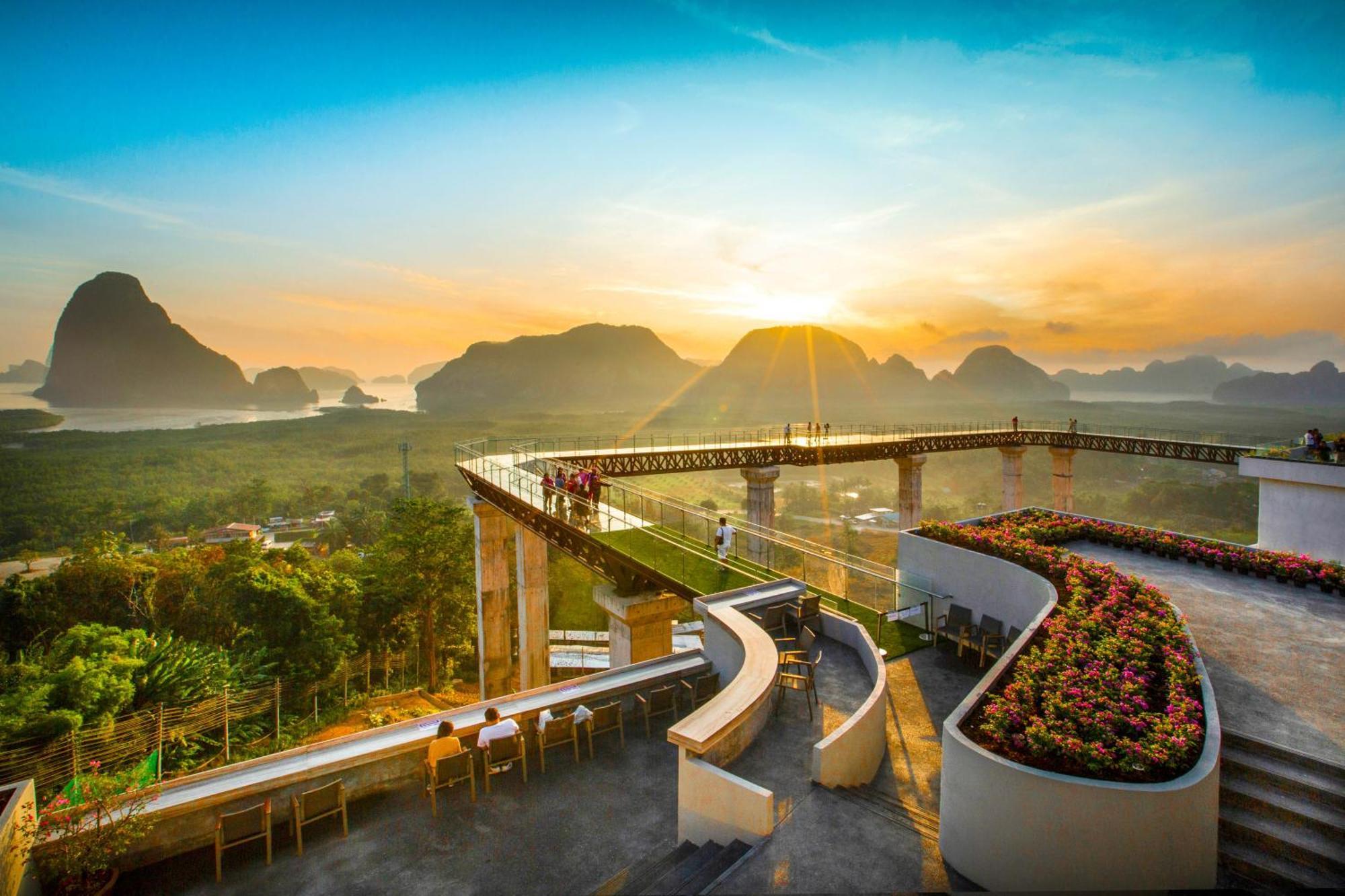 Beyond Skywalk Nangshi Hotel Takua Thung Exterior photo